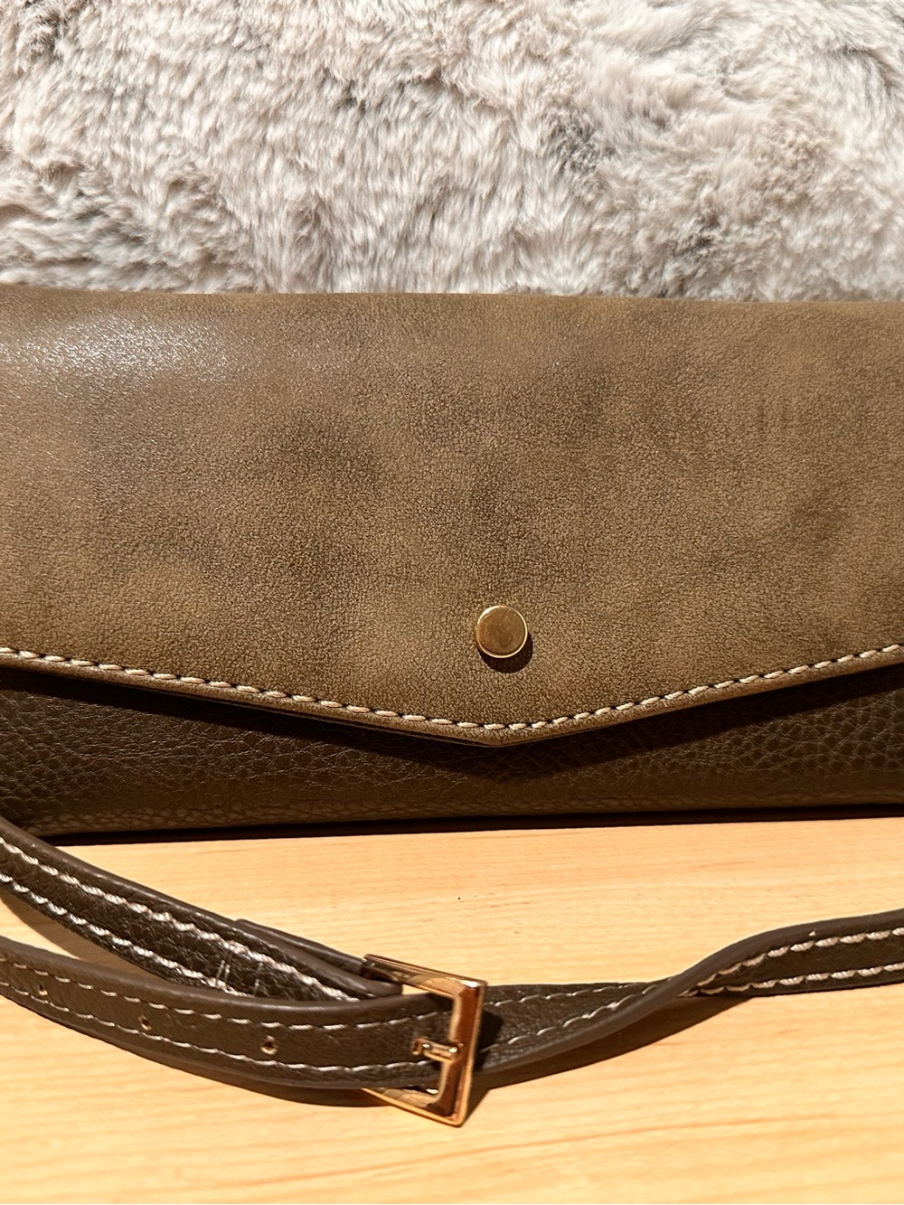 Roots Olive Brown Envelope Crossbody with Gold Accent NWOT